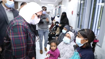 هالة زايد توجه بتكثيف التوعية لمنتفعي التأمين الصحي من وحدة 