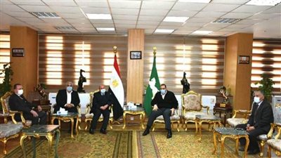 محافظ الشرقية يستقبل رئيس مجلس إدارة شركة القناة لتوزيع الكهرباء