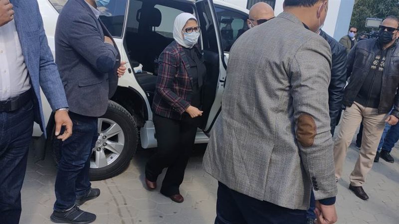 وزيرة الصحة أثناء