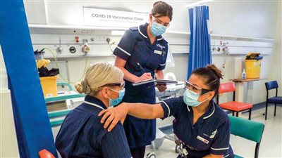 بريطانيا: تطعيم البالغين بجرعة أولى من لقاح كورونا نهاية يوليو