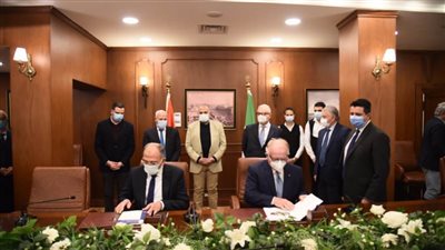 محافظ بورسعيد وسفير إيطاليا يشهدان توقيع بروتوكول تحويل القنصلية الايطالية إلى مستشفى