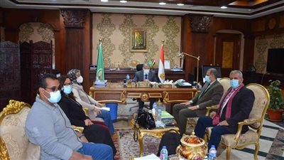 محافظ المنيا يبحث مع وفد برنامج الأغذية العالمي تنفيذ 