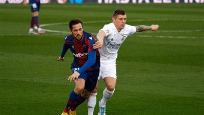 برشلونة يفقد نقطتين في مشواره بالليجا الإسبانية بتعادله مع قادش 1-1