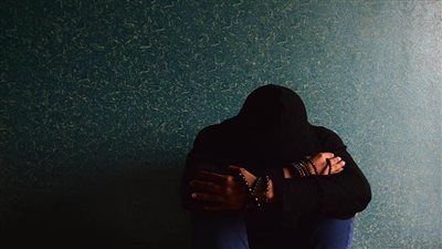 استطلاع: زيادة معدلات ثالوث الاكتئاب والقلق والوحدة بين طلاب الجامعات بالولايات المتحدة