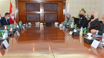 4 وزراء يناقشون جهود التخلص الآمن من نواتج تطهير ترع ومصارف البحيرة