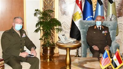 رئيس الأركان الفريق محمد فريد يلتقي قائد القيادة المركزية الأمريكية