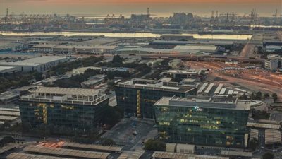 60.6 ألف عدد شركات المناطق الحرة والاستثمارية في الإمارات