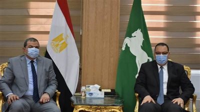 محافظ الشرقية يستقبل وزير القوى العاملة لتسليم وثائق تأمين للعمالة غير المنتظمة