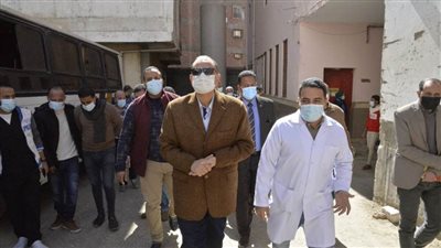 محافظ أسيوط يطمئن على شبكات الأكسجين ويتفقد سير العمل بمستشفى المبرة للتأمين الصحي