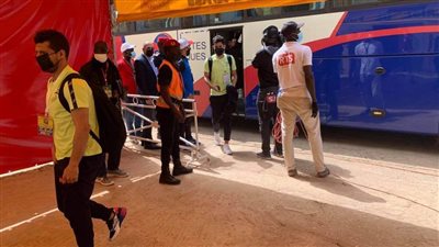 بالصور.. بعثة الزمالك تصل ملعب مباراة تونجيت