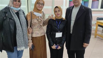 محافظ كفر الشيخ يهنئ الطالبة الفائزة بالمركز الثاني عل مستوى الجمهورية