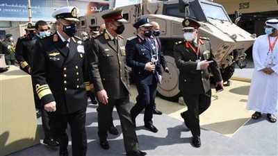 وزير الدفاع يعود إلى أرض الوطن بعد مشاركته في معرض (إيديكس) بالإمارات