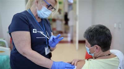 بولندا تطعم مرضى السرطان ضد فيروس كورونا بدءا من 15 مارس المقبل