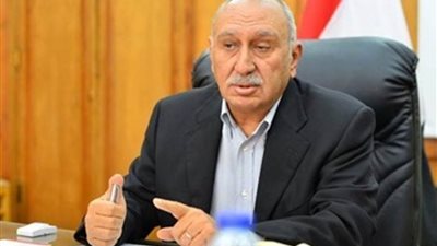 عثمان يطالب 