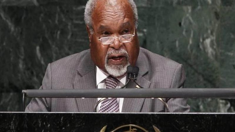 توفي مايكل سوماري