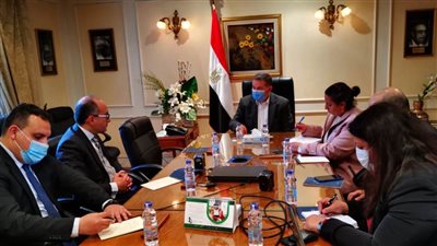 وزير قطاع الأعمال يبحث فتح فروع خارجية جديدة لشركة النصر للتصدير والاستيراد