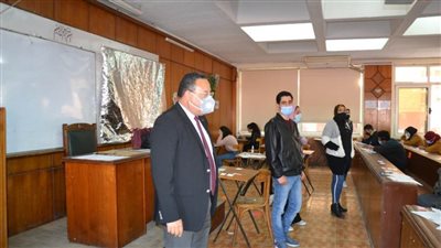 جولة تفقدية لرئيس جامعة الإسكندرية للاطمئنان علي سير الامتحانات