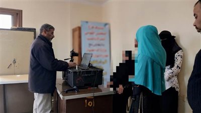 قومي المرأة بالمنيا يستخرج بطاقات الرقم القومي لسيدات قرى العدوة
