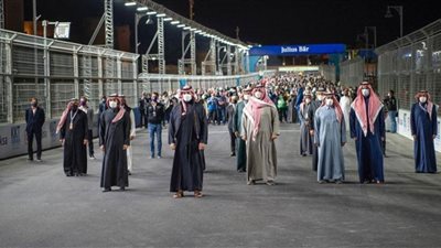ولي العهد السعودي يشهد منافسات الجولة الثانية من سباق 