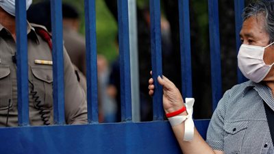 محكمة تايلاندية تفرج بكفالة عن 3 وزراء مدانين تم إقصاؤهم من الحكومة