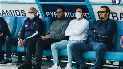 في أول ظهور عقب تعيينه مستشارا فنيا للفريق..