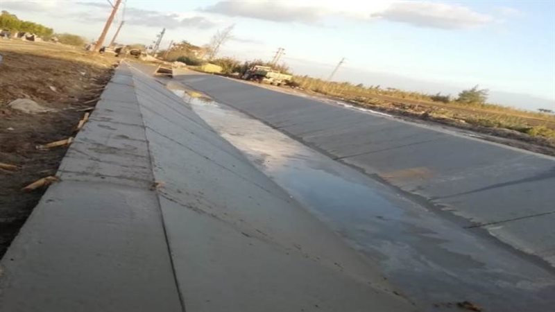 تبطين الترع وتطهير