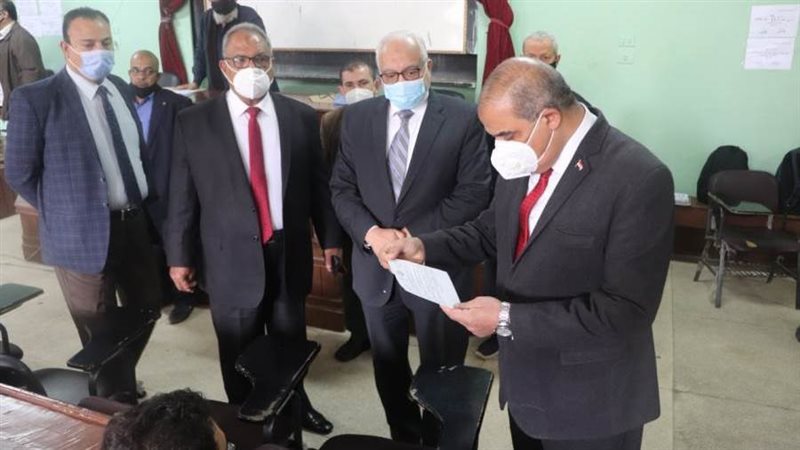 المحرصاوي يتفقد امتحانات