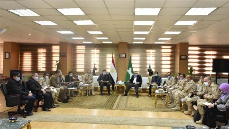 محافظ الشرقيه مع