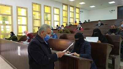 انتظام الامتحانات في عدد من كليات جامعة العريش لليوم الثالث    