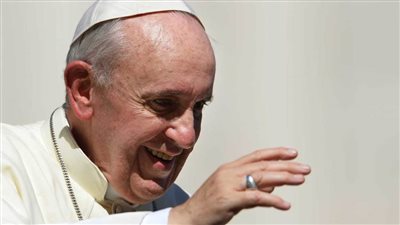 بابا الفاتيكان يدعو لتعاون الدول من أجل توزيع لقاحات 