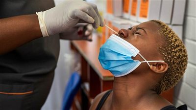 وزير الصحة البولندي: السلالة البريطانية لكورونا المسؤول الأول عن الموجة الثالثة في البلاد