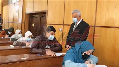 رئيس جامعة المنوفية يتفقد امتحانات الفصل الدراسي الأول