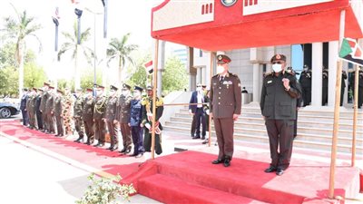 رئيس الأركان يعود إلى أرض الوطن بعد انتهاء زيارته الرسمية للسودان