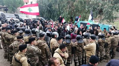 الجيش اللبناني يتدخل في بعض المناطق لإعادة السير إلى طبيعته