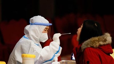 الصين تلزم جميع القادمين إليها بالمسحة الشرجية لأنها الأدق في الكشف عن كورونا!