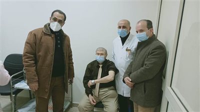 بدء تلقي المواطنين لقاح كورونا بالمستشفيات التعليمية بالبحيرة