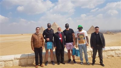 بعض لاعبي الفريق القومي الأمريكي في زيارة للهرم