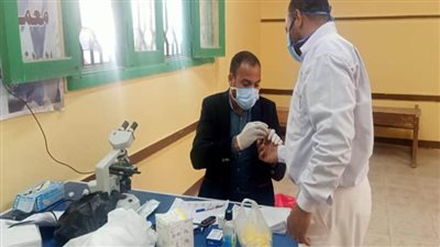 محافظ قنا‪ :‬الكشف على 610 مواطنين خلال قافلة طبية بقرية الرفشة