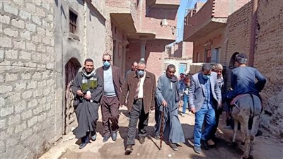 معاينة المنازل المتهالكة للأسر الأكثر احتياجًا بأبوتيج لإعادة تأهيلها