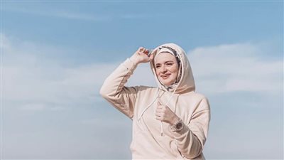 شيرين أنور تستعرض أحدث تنسيقات متنوعة للمحجبات في ربيع 2021