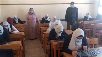 انتظام سير امتحانات  الفصل الدراسي الأول بمدارس البحيرة