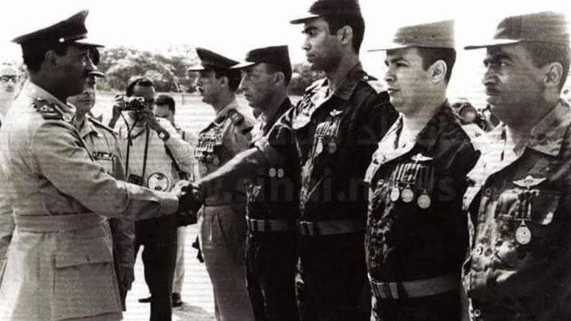 الفقيد يسلم على الرئيس