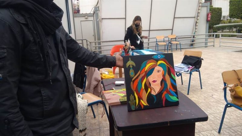 إحدى اللوحات المشاركة