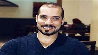 بلاغ ضد عبد الله رشدي لوصفه المرأة العاملة بـ«سيدات الاستروكس»