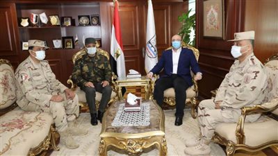 تكريم المستشار العسكري لانتهاء عمله ببني سويف 