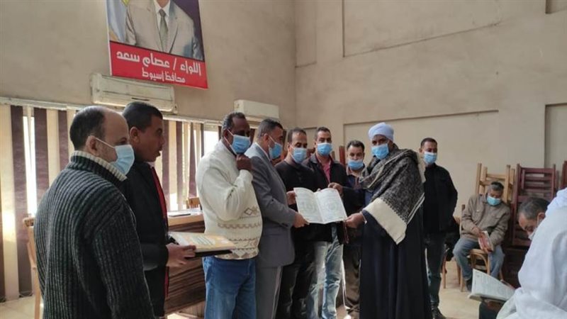 تسليم 17 عقد تقنين