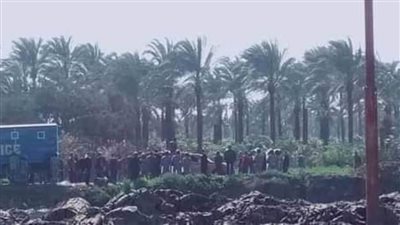 المتهمون بقتل عامل وسرقة حظيرة مواشي بالبحيرة يمثلون الجريمة (صور)