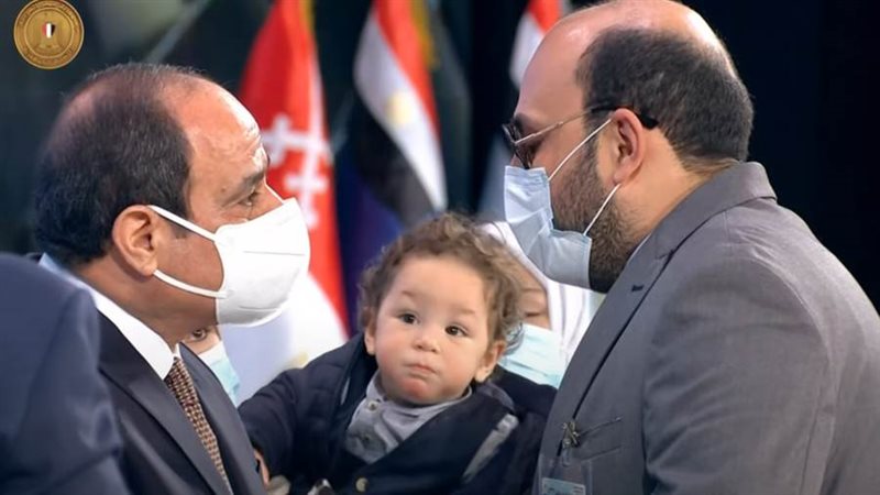 الرئيس السيسي يكرم