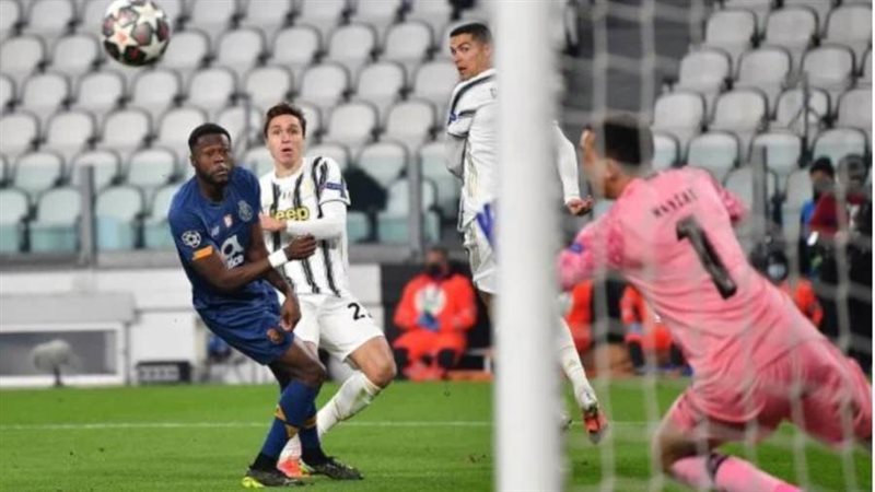 خلال المباراة