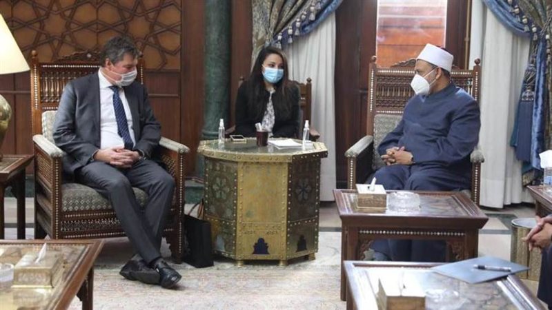 شيخ الأزهر يستقبل